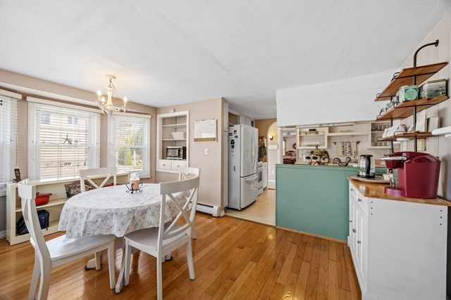 25 Clover Ln, Mashpee, MA 02649