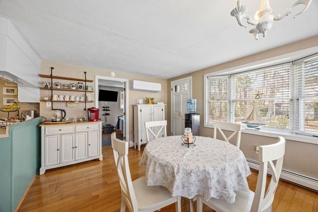 25 Clover Ln, Mashpee, MA 02649