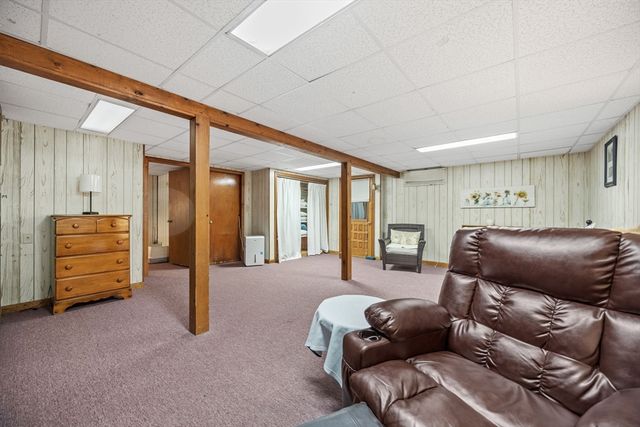 25 Clover Ln, Mashpee, MA 02649