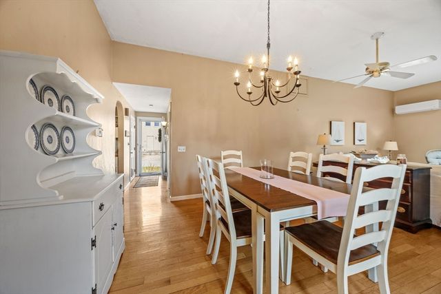 25 Clover Ln, Mashpee, MA 02649