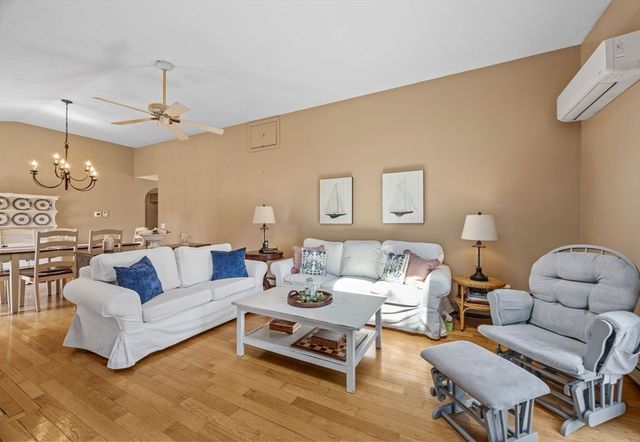 25 Clover Ln, Mashpee, MA 02649