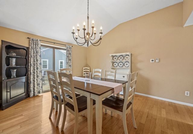 25 Clover Ln, Mashpee, MA 02649