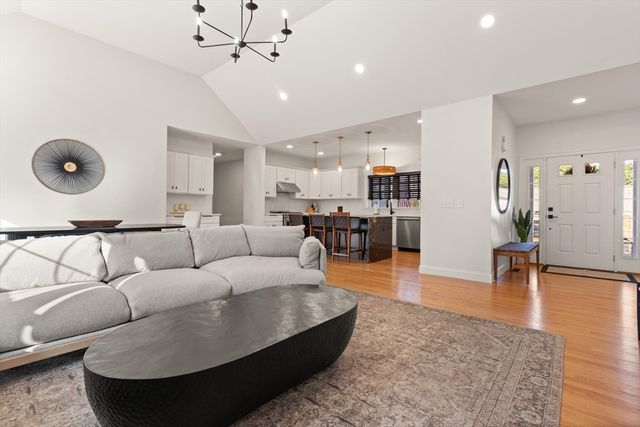 44 Methuen Road, Dracut, MA 01826