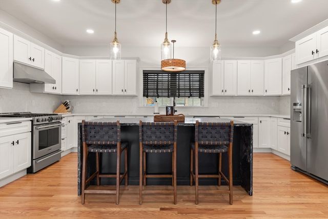 44 Methuen Road, Dracut, MA 01826