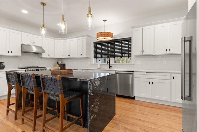 44 Methuen Road, Dracut, MA 01826