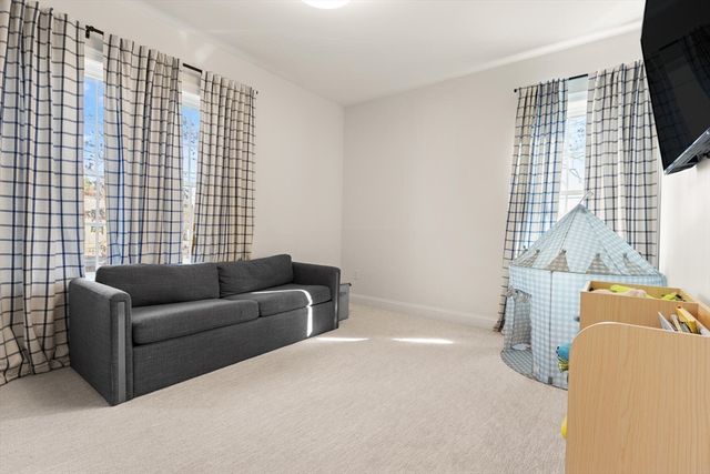 44 Methuen Road, Dracut, MA 01826