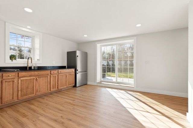 44 Methuen Road, Dracut, MA 01826