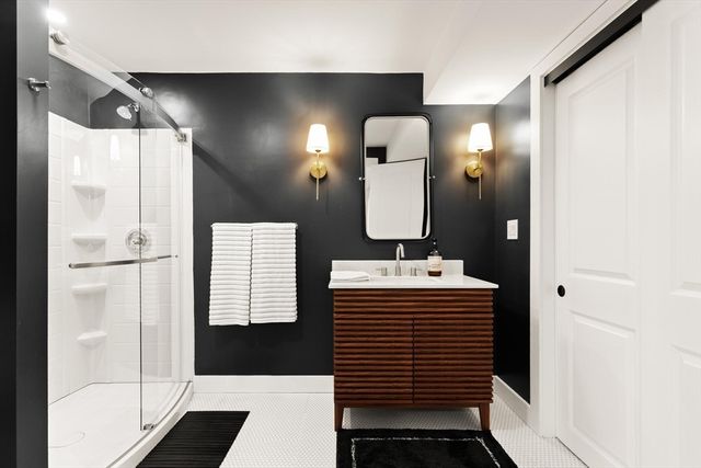 44 Methuen Road, Dracut, MA 01826