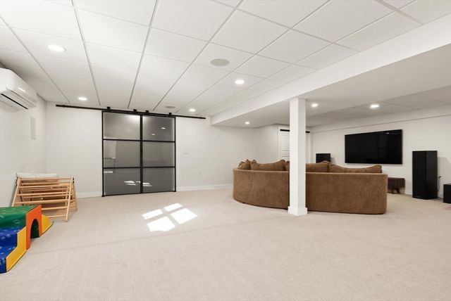 44 Methuen Road, Dracut, MA 01826