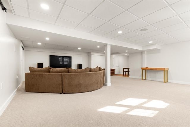 44 Methuen Road, Dracut, MA 01826