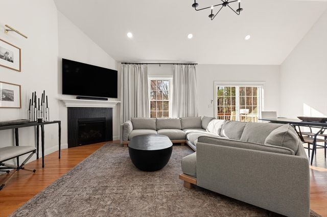 44 Methuen Road, Dracut, MA 01826