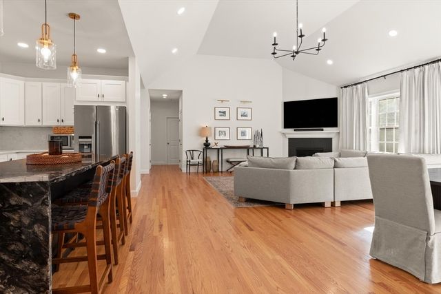 44 Methuen Road, Dracut, MA 01826