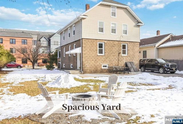 10 Zazzetti Street 1, Waldwick, NJ 07463