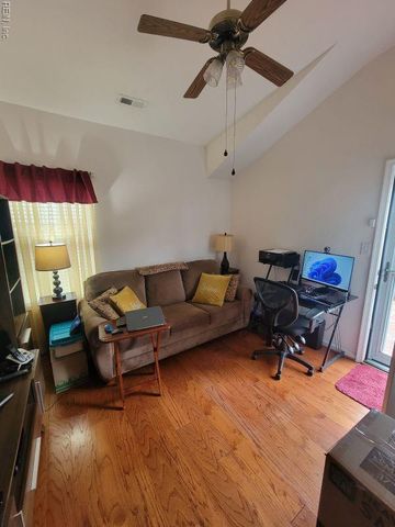 100 Crescent CT, Yorktown, VA 23693