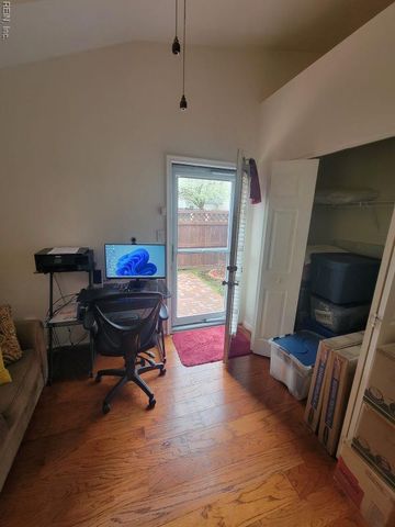 100 Crescent CT, Yorktown, VA 23693