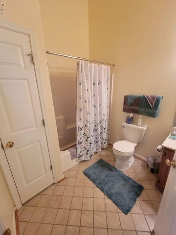 100 Crescent CT, Yorktown, VA 23693