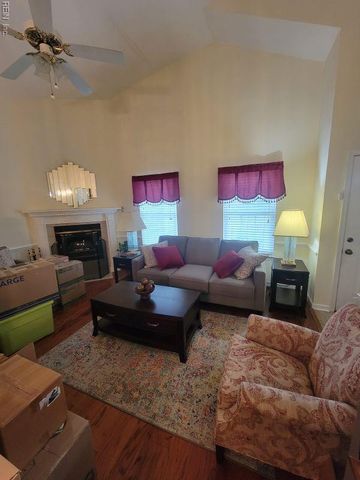 100 Crescent CT, Yorktown, VA 23693