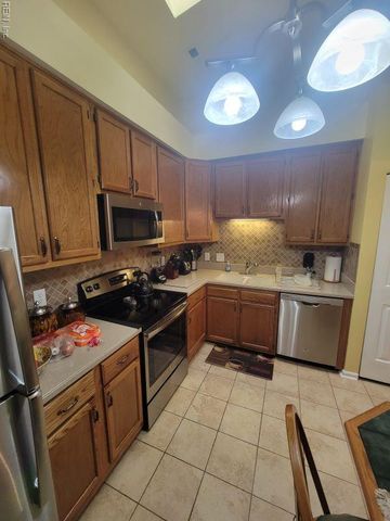 100 Crescent CT, Yorktown, VA 23693