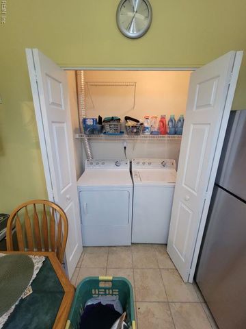 100 Crescent CT, Yorktown, VA 23693