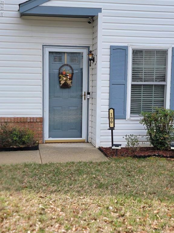100 Crescent CT, Yorktown, VA 23693