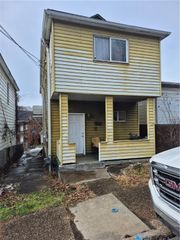 802 Lamont St, Stowe Twp, PA 15136