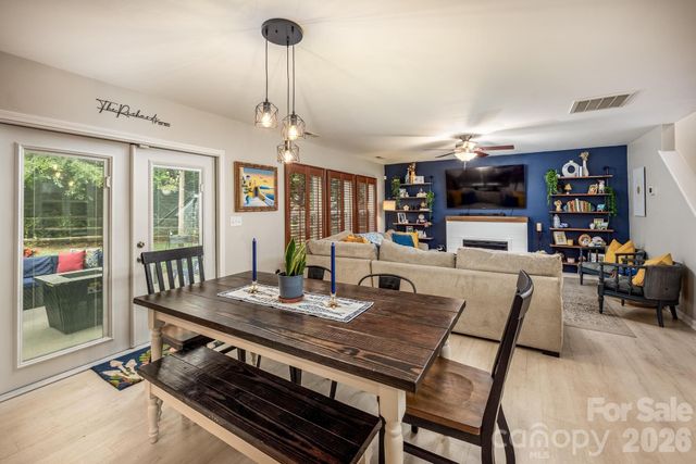 2911 Glazer Valley Court, Charlotte, NC 28214