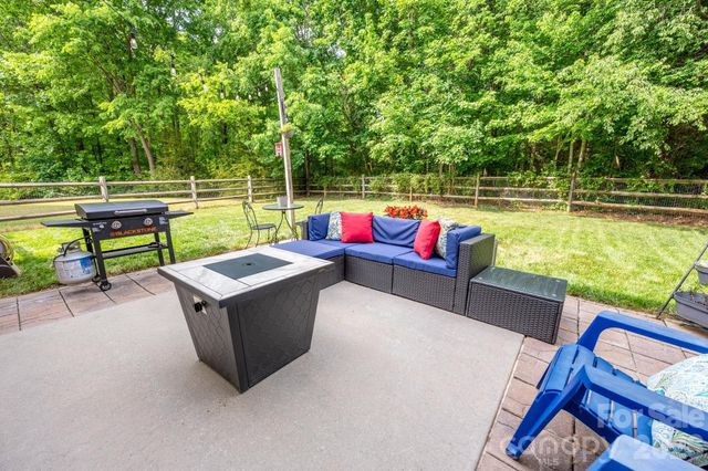 2911 Glazer Valley Court, Charlotte, NC 28214