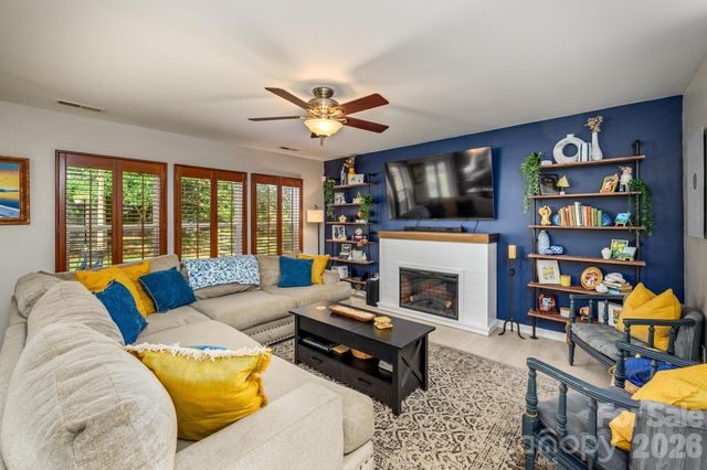 2911 Glazer Valley Court, Charlotte, NC 28214
