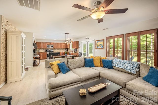 2911 Glazer Valley Court, Charlotte, NC 28214