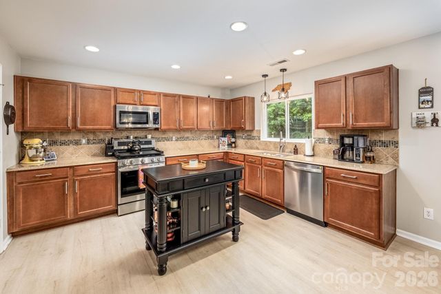 2911 Glazer Valley Court, Charlotte, NC 28214