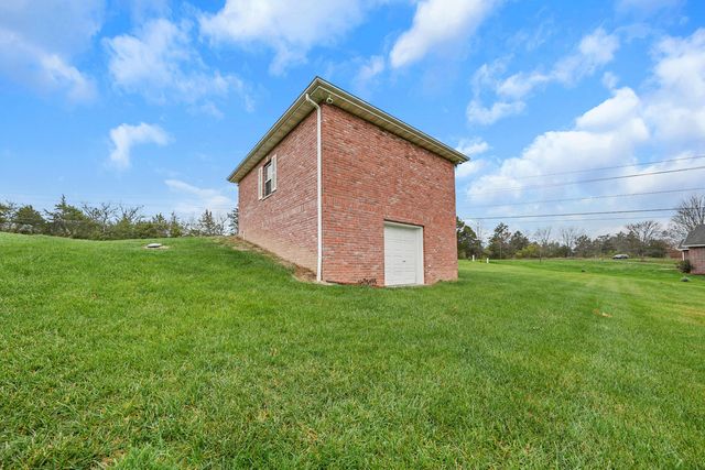 5216 EDINBURGH WAYE, Jefferson City, MO 65101