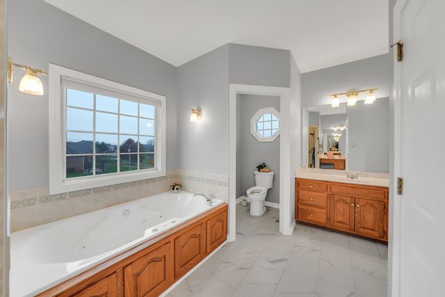 5216 EDINBURGH WAYE, Jefferson City, MO 65101