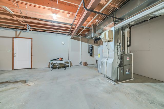 5216 EDINBURGH WAYE, Jefferson City, MO 65101