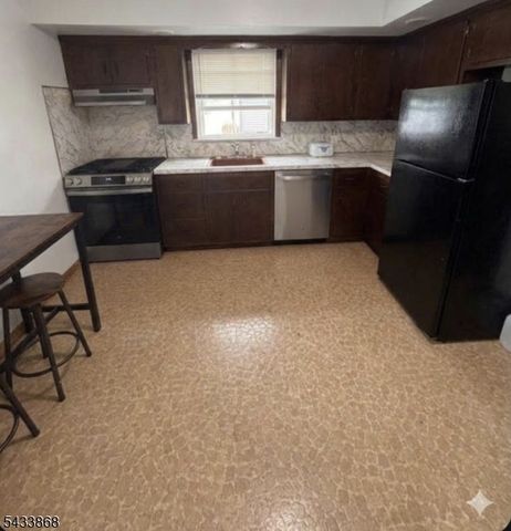 281 Main St, East Rutherford Boro, NJ 07073