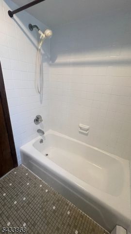 281 Main St, East Rutherford Boro, NJ 07073