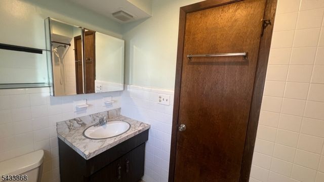281 Main St, East Rutherford Boro, NJ 07073