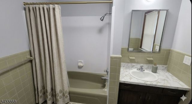 281 Main St, East Rutherford Boro, NJ 07073