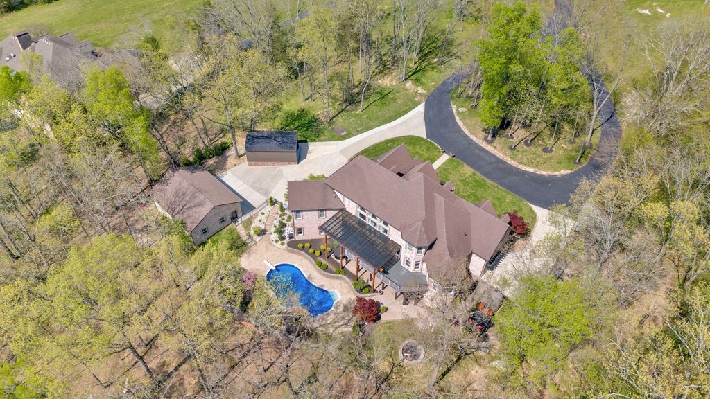 1556A Berea Church Rd, Lebanon, TN 37087