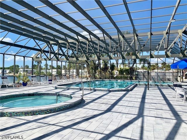 447 Cheetah DR, Naples, FL 34114