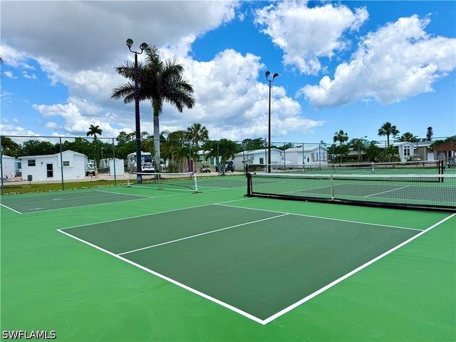 447 Cheetah DR, Naples, FL 34114