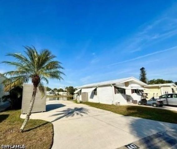 447 Cheetah DR, Naples, FL 34114