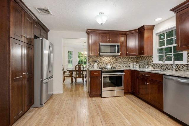 12 Jasmine Rd, Medway, MA 02053