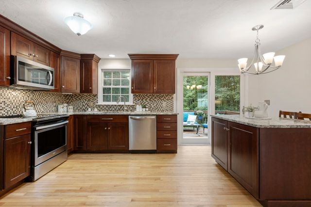 12 Jasmine Rd, Medway, MA 02053