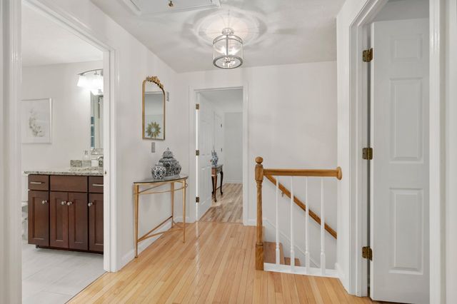 12 Jasmine Rd, Medway, MA 02053