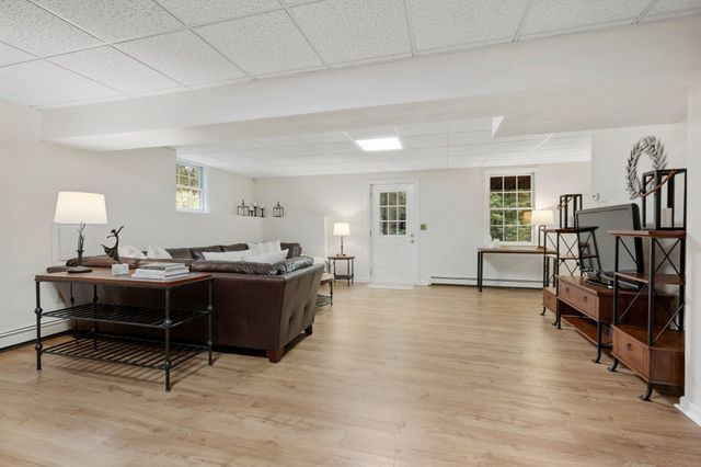 12 Jasmine Rd, Medway, MA 02053