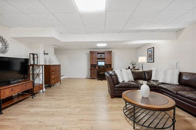 12 Jasmine Rd, Medway, MA 02053