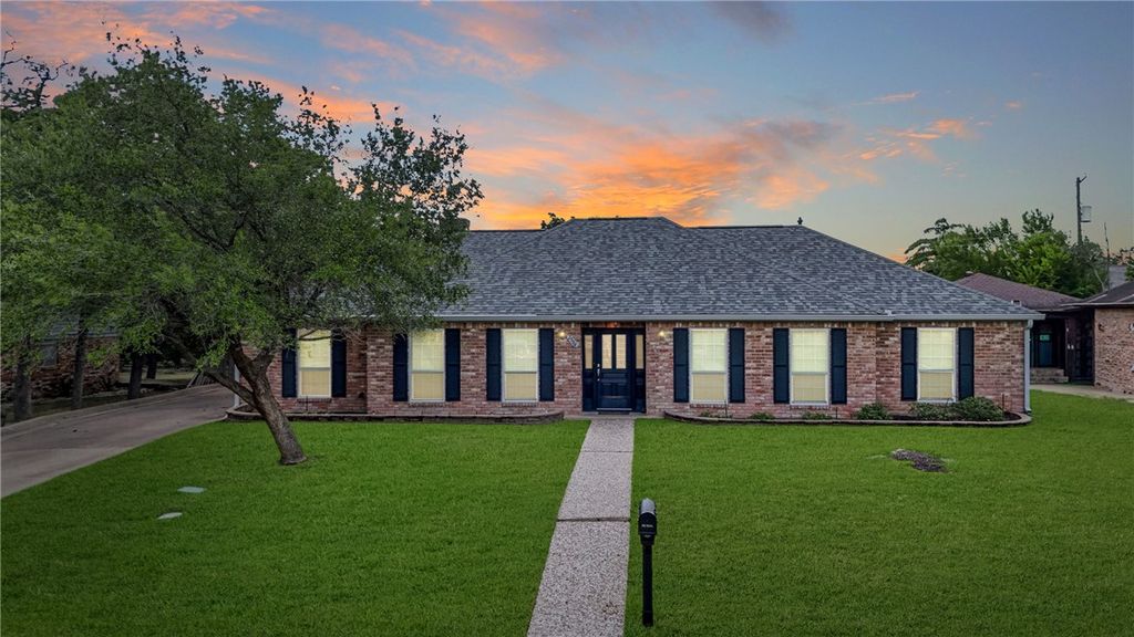 2504 Memorial Drive, Bryan, TX 77802 — photo 2