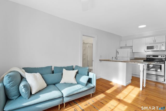 19 Pearl Street, Groton, CT 06355