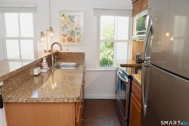 19 Pearl Street, Groton, CT 06355