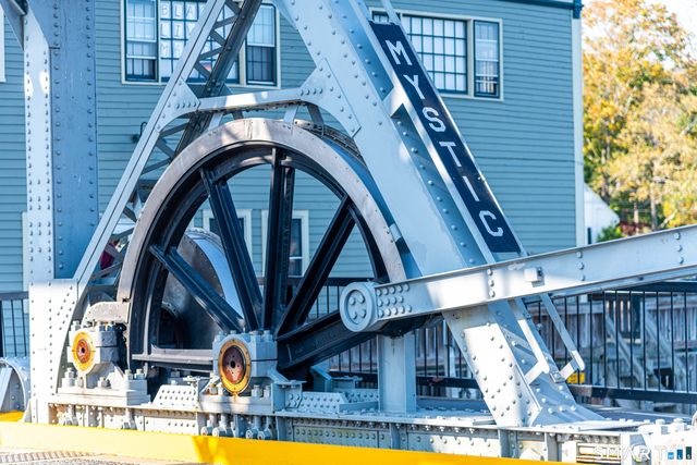 19 Pearl Street, Groton, CT 06355